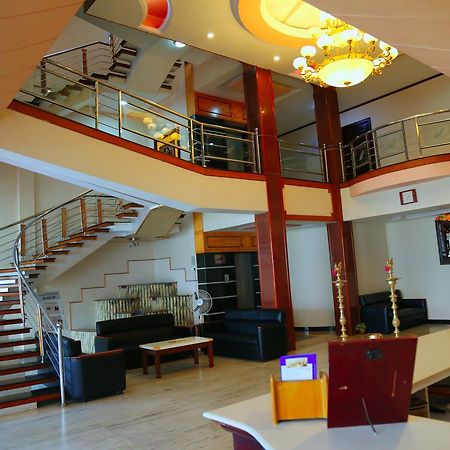 Hotel Vels Court Palani Eksteriør billede