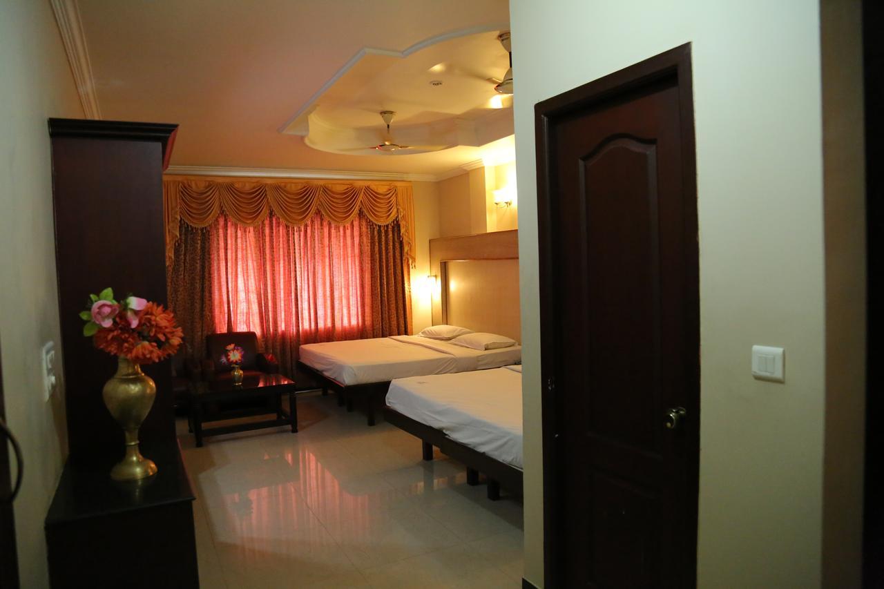 Hotel Vels Court Palani Eksteriør billede