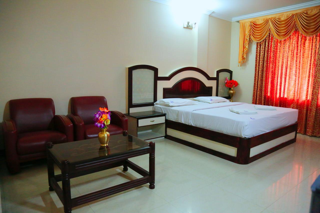 Hotel Vels Court Palani Eksteriør billede