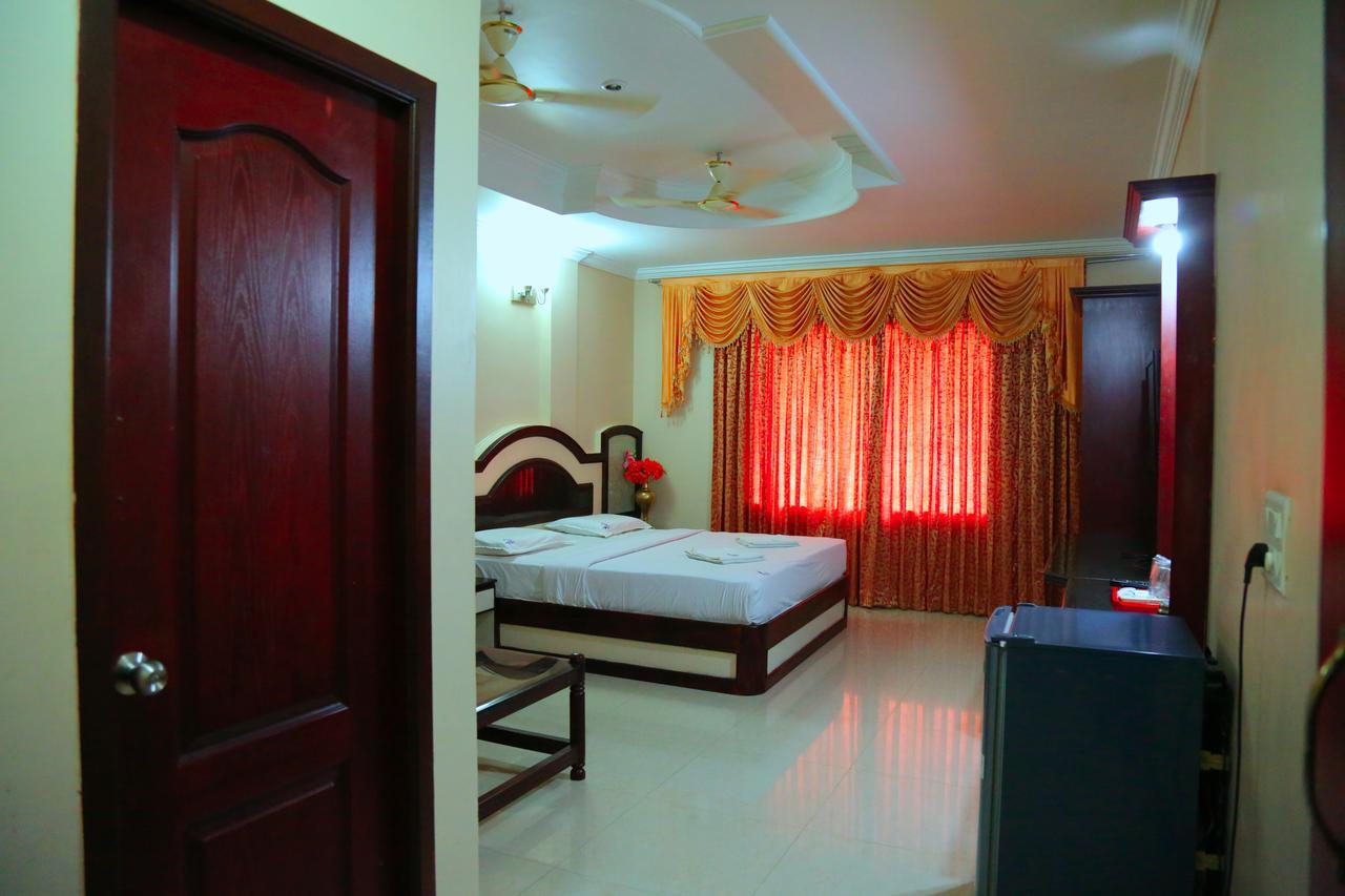 Hotel Vels Court Palani Eksteriør billede