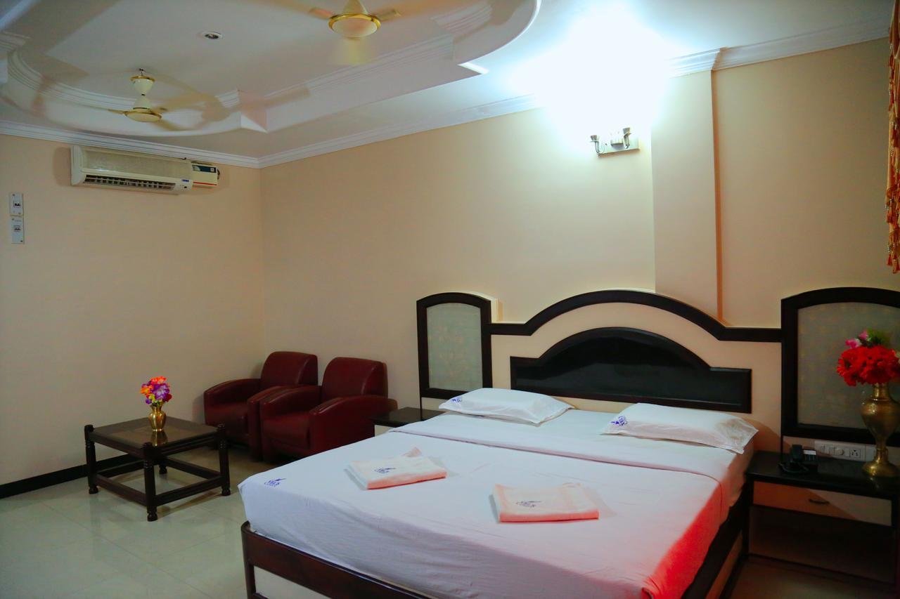 Hotel Vels Court Palani Eksteriør billede