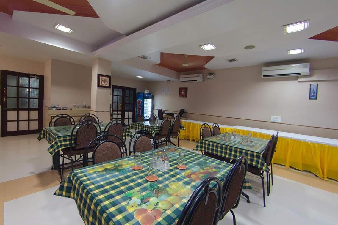 Hotel Vels Court Palani Eksteriør billede